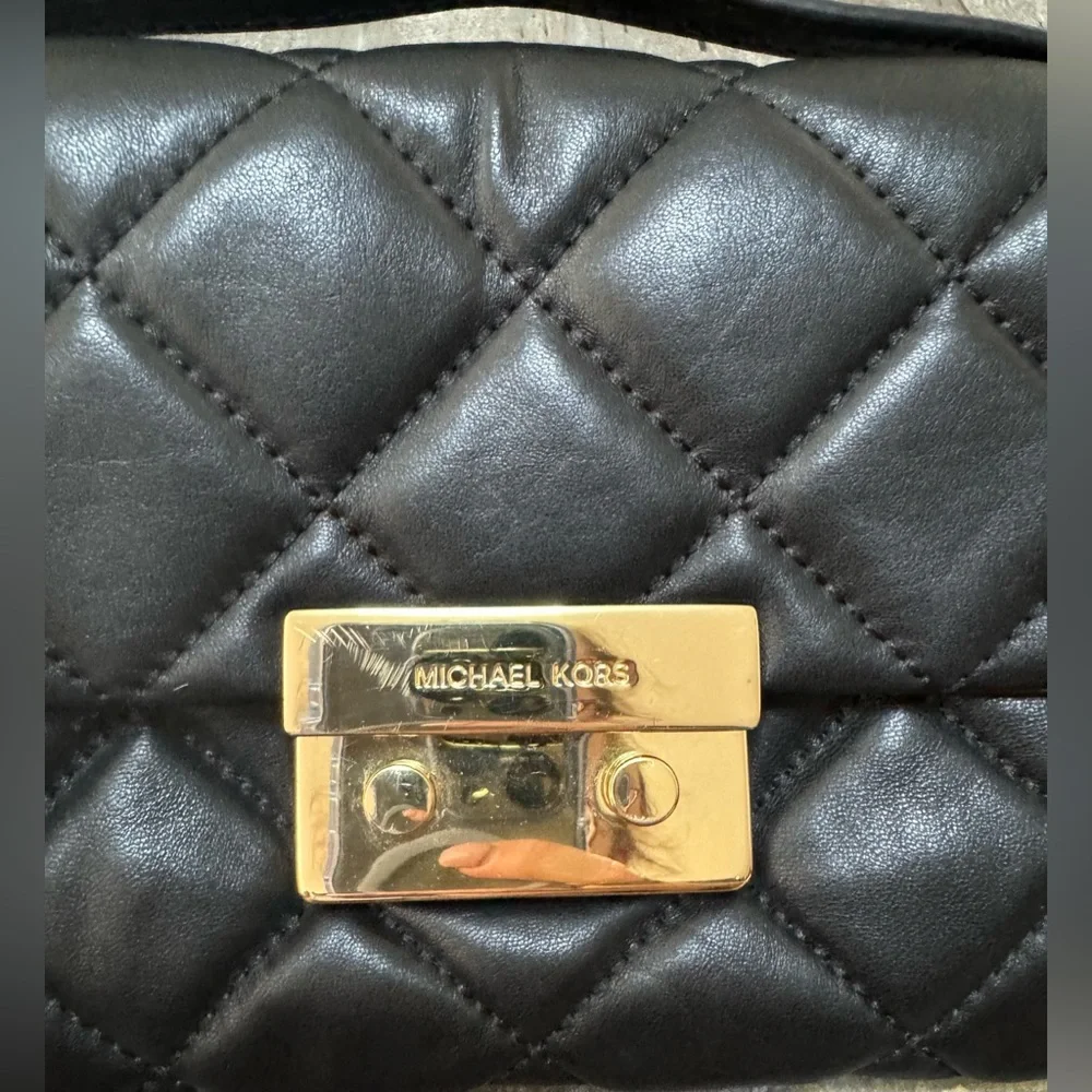 MICHAEL Michael Kors Black Quilted Shoulder Bag with Gold Chain - Picture 6 of 14